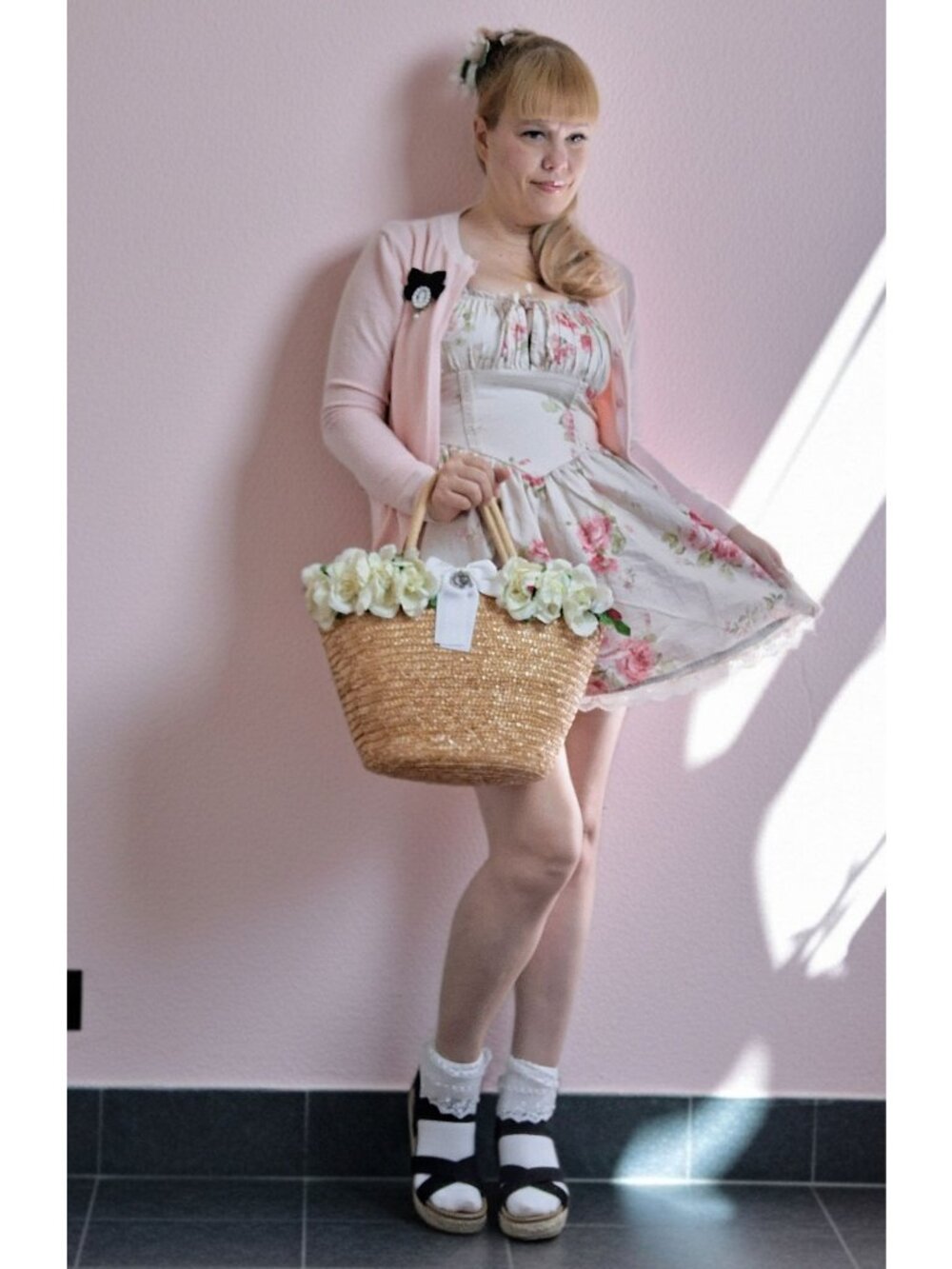 Liz lisa style floral pink dress size M.